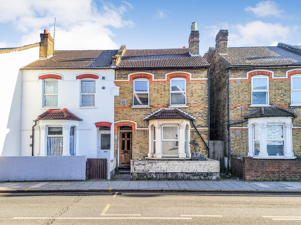 3 bed terraced house for sale in Whitton Road, Hounslow TW3, £450,000