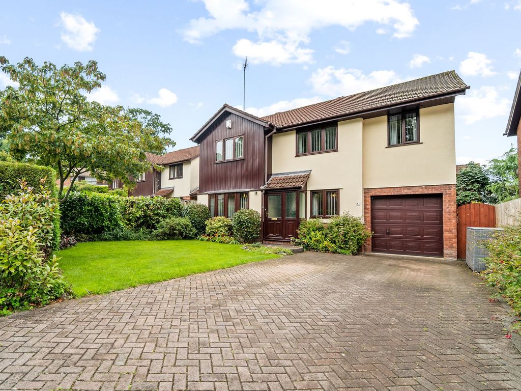 4 bed detached house for sale in FfosYFran, Bassaleg NP10, £460,000