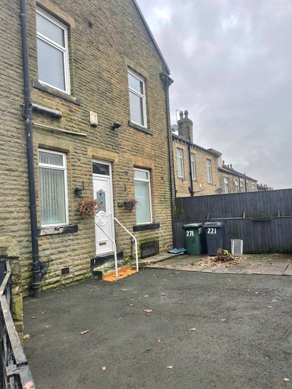 1 bed terraced house to rent in Otley Road, Bradford BD3, £585 pcm Zoopla
