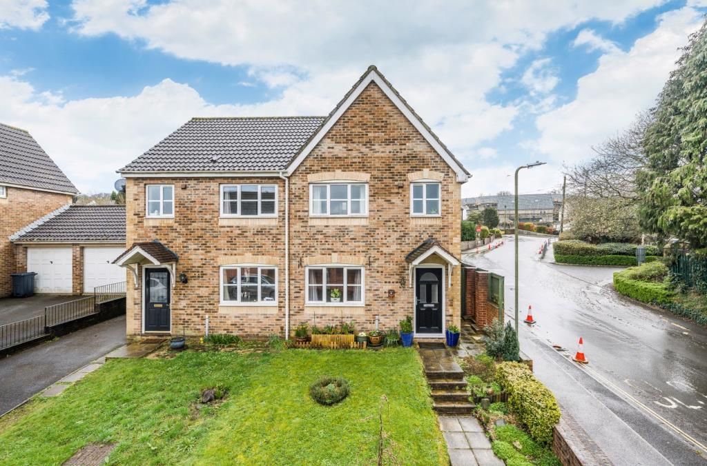 3 bed semidetached house for sale in Pale Gate Close, Honiton, Devon