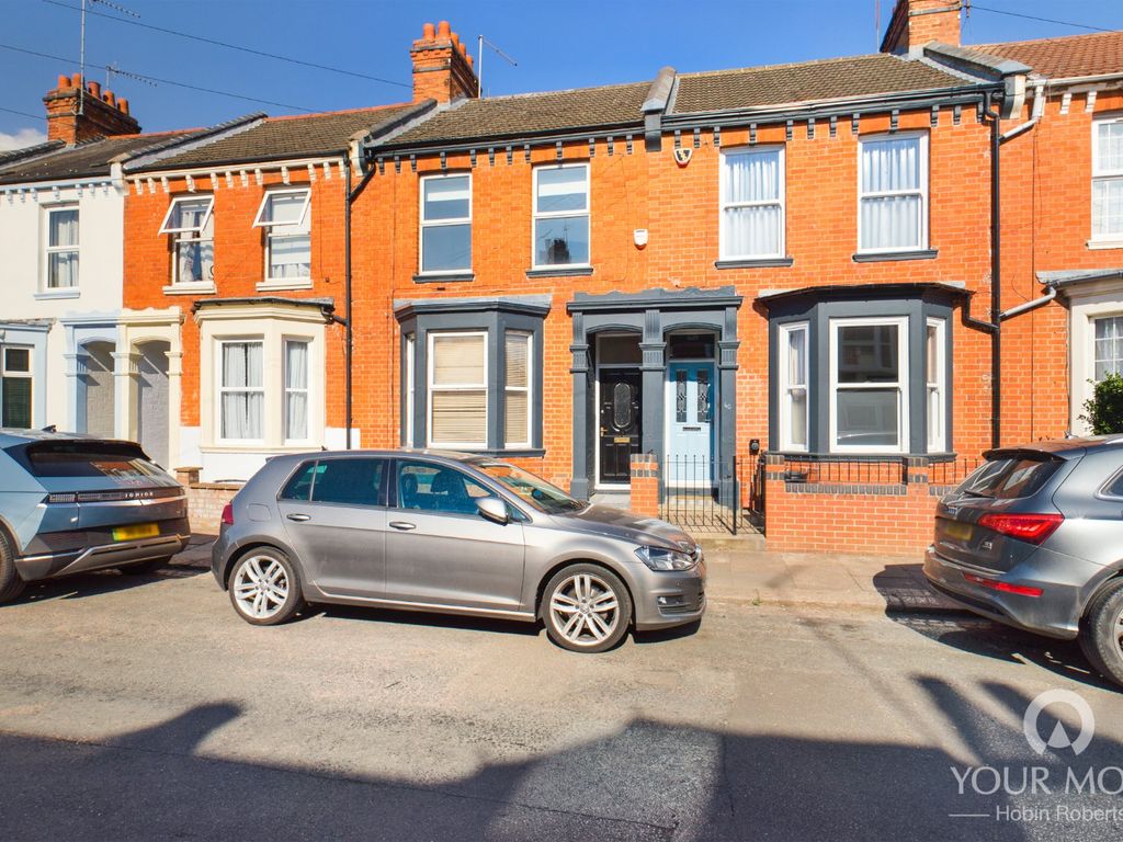 5 bed terraced house for sale in Lutterworth Road, Abington