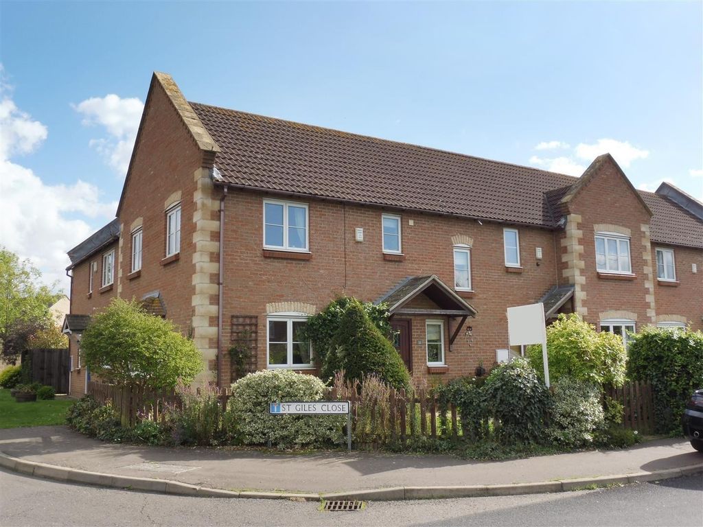 3 bed property to rent in St Giles Close, Holme, Peterborough PE7, £