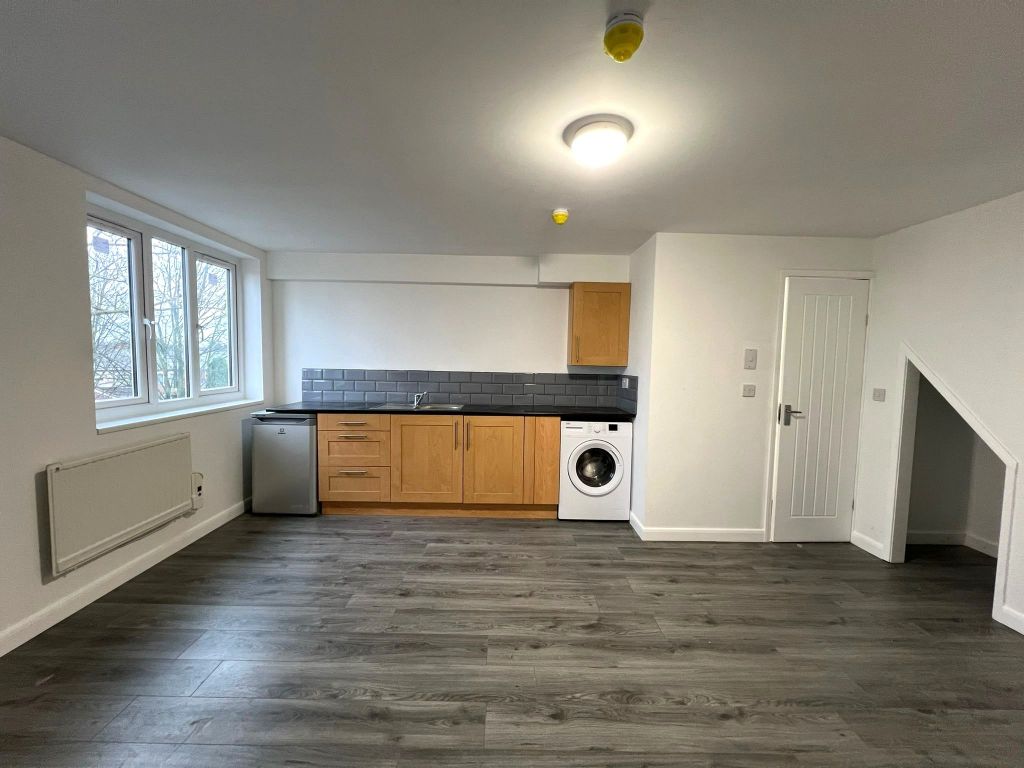 Studio to rent in Holbrook Lane, Coventry CV6, £695 pcm Zoopla