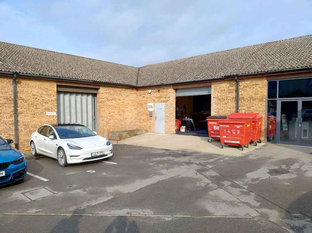 Warehouse to let in Wilbury Way, Hitchin SG4, £40,000 pa Zoopla