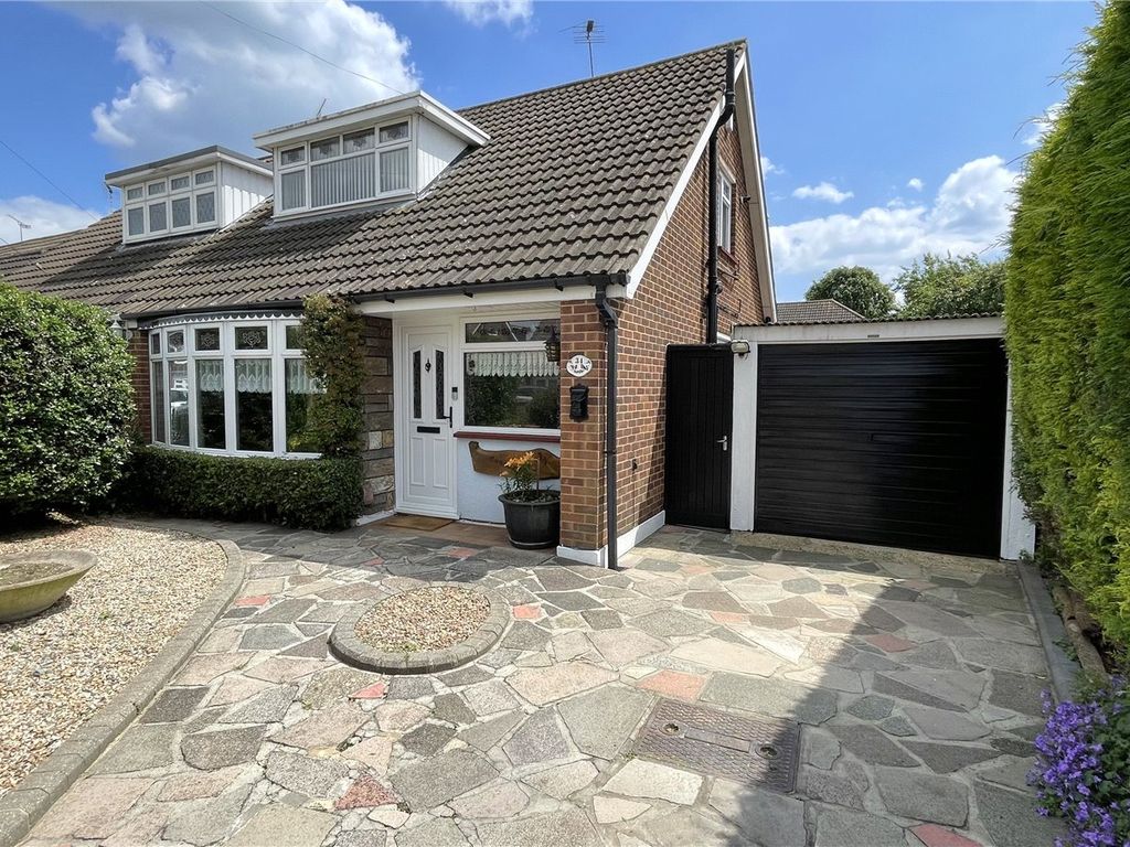 3 bed semidetached house for sale in Branksome Close, StanfordLeHope
