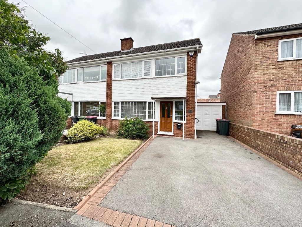 3 bed semidetached house for sale in Hargrave Close, Water Orton