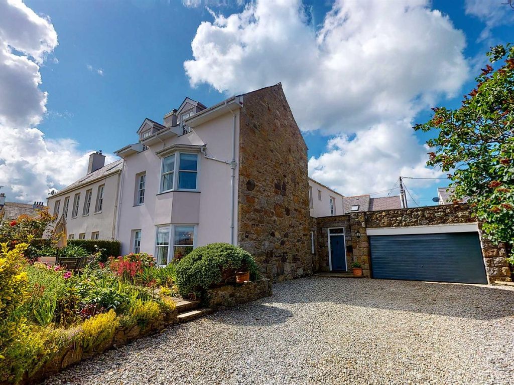 Towns End, Beaumaris LL58  