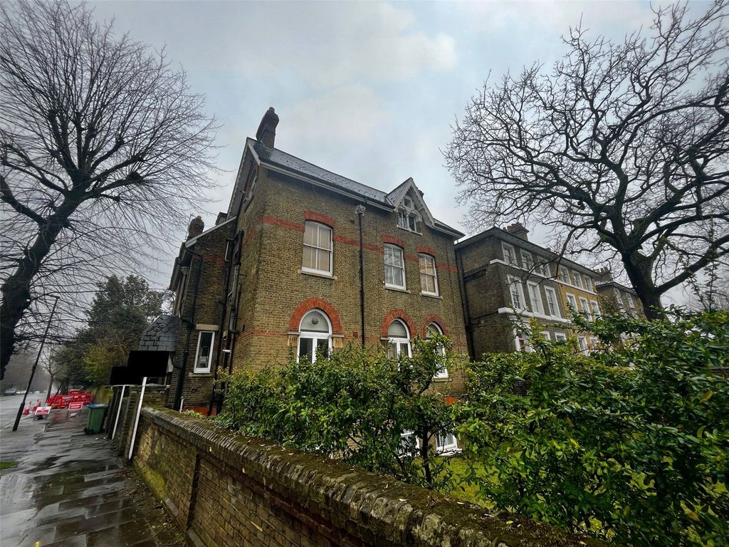 2 bed flat for sale in Shooters Hill Road, London SE3 Zoopla