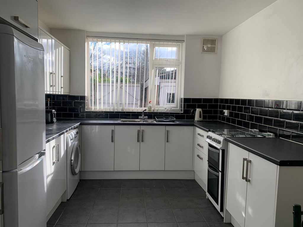 4 bed terraced house to rent in Rose Lane, Mossley Hill, Liverpool L18, £1,100 pcm Zoopla