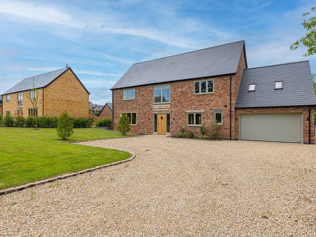 New home, 5 bed detached house for sale in Mill Lane, Newbold On Stour