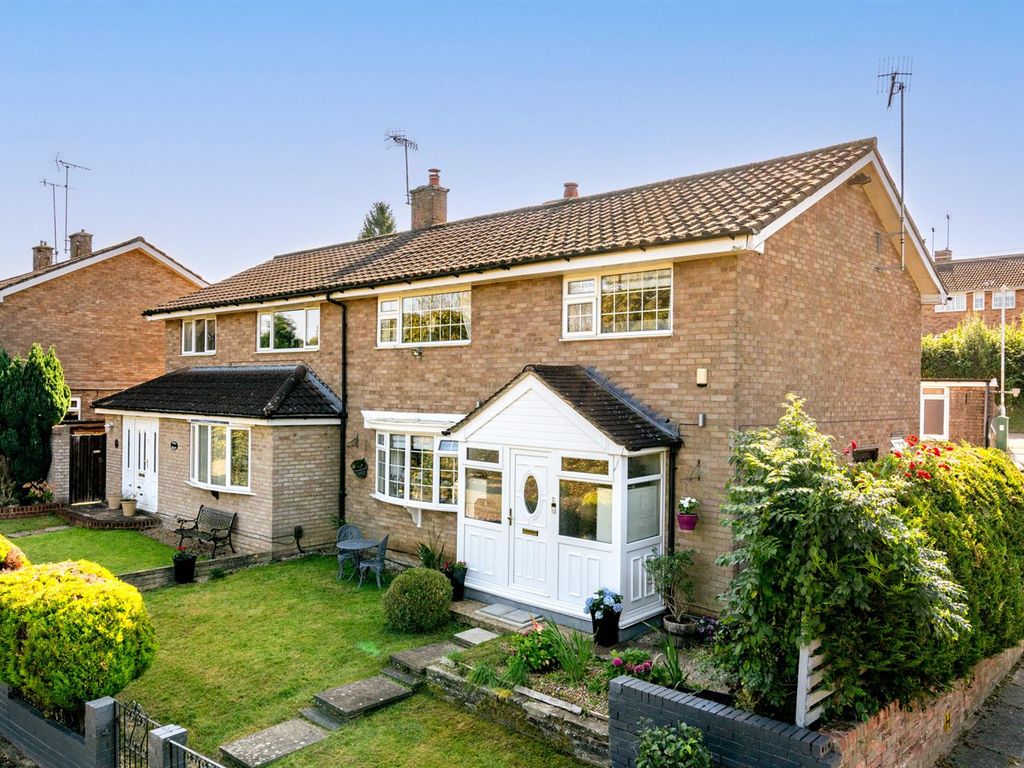 3 bed semidetached house for sale in Little Road, Hemel Hempstead HP2