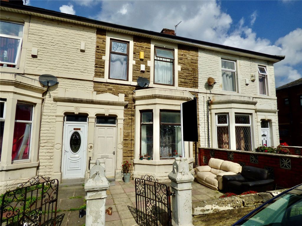 4 bed terraced house for sale in New Hall Lane, Preston, Lancashire PR1