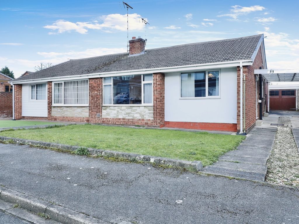 3 bed semidetached bungalow for sale in Warwick Avenue, CarltonIn