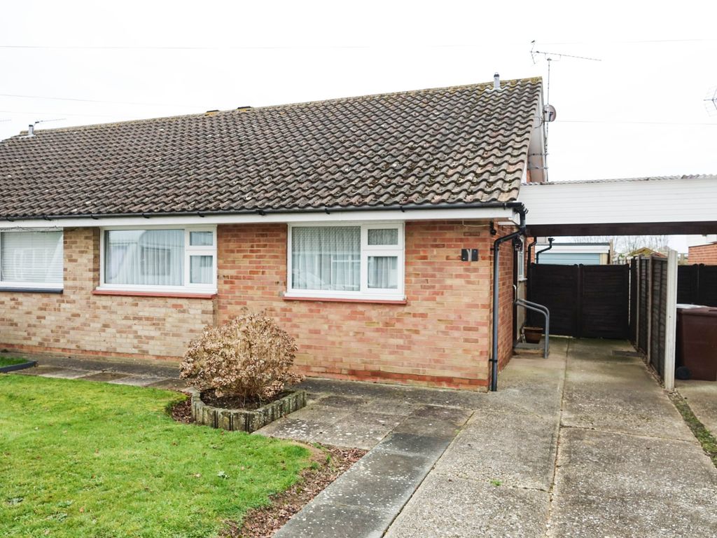 2 bed semidetached bungalow for sale in Stroud Green Drive, Bognor