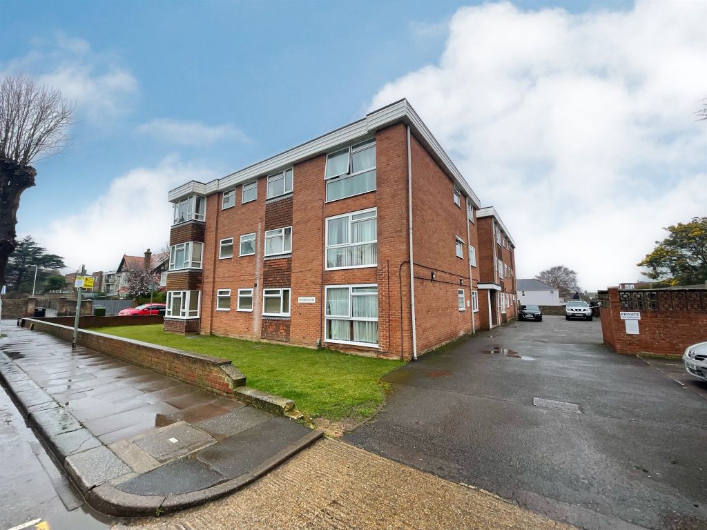 Studio for sale in Cambridge Road, Worthing BN11 Zoopla