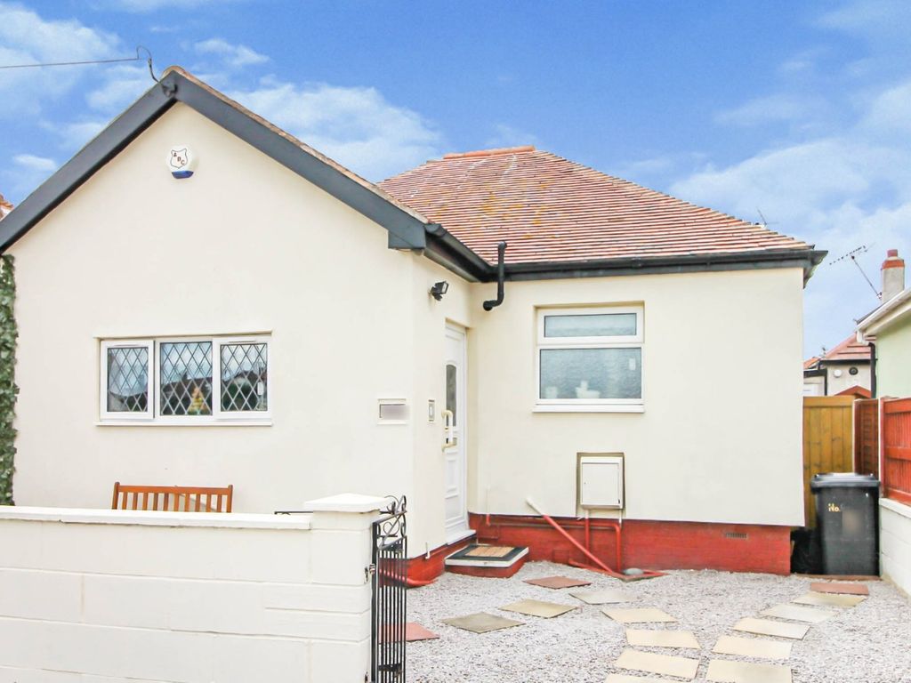 2 bed bungalow for sale in Woodside Avenue, Kinmel Bay, Rhyl LL18 Zoopla