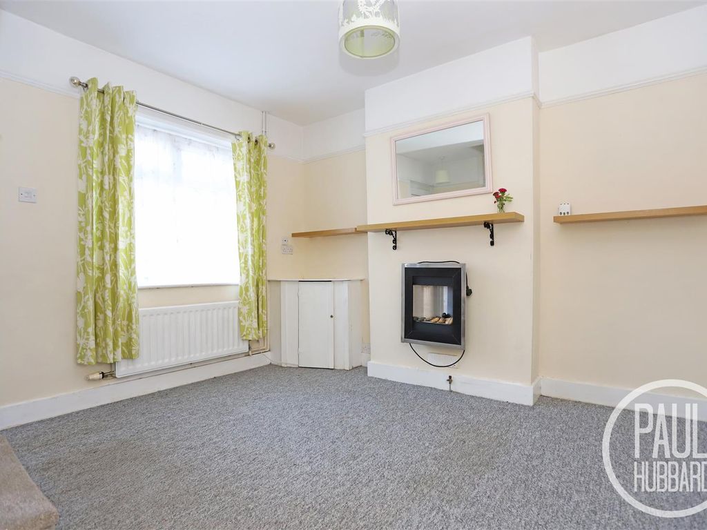 2 bed terraced house to rent in Clement Square, Kirkley NR33, £625 pcm