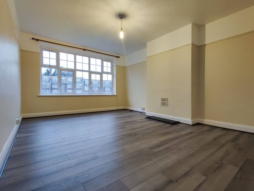 2 bed flat to rent in Carshalton Road, Carshalton SM5, £1,550 pcm Zoopla
