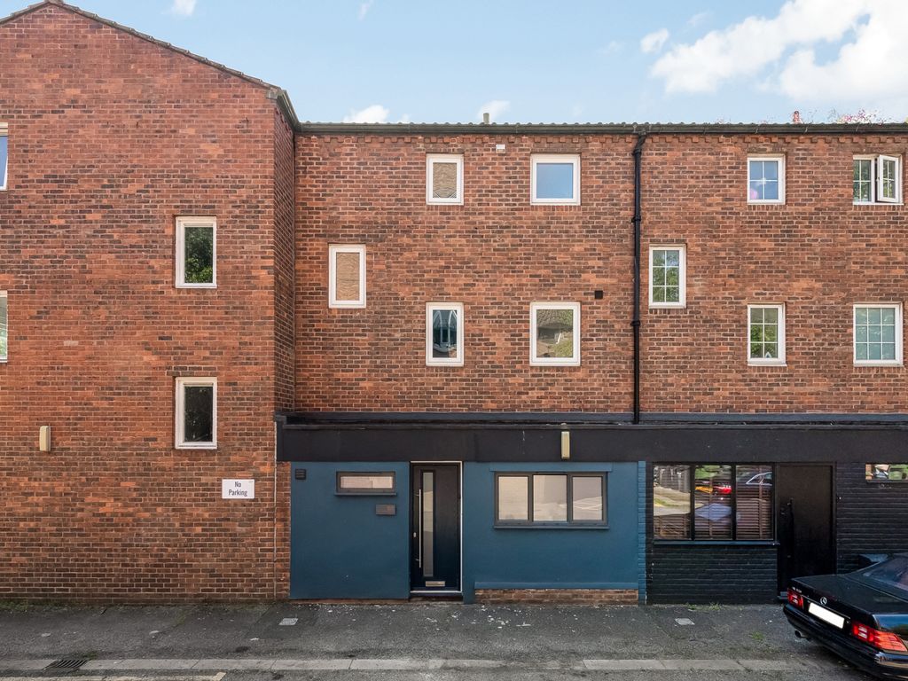 4 bed town house for sale in Mary Ann Gardens, London SE8, £750,000