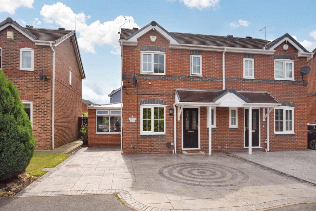 3 bed semidetached house for sale in Kipling Grove, Pontefract, West