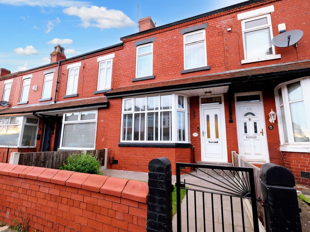 2 bed terraced house for sale in Hayfield Road, Salford M6, £220,000