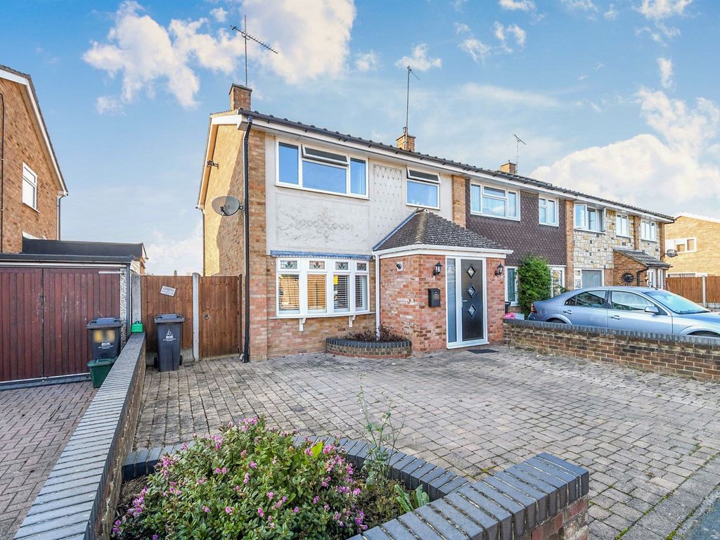 3 bed end terrace house for sale in Heywood Way, Heybridge, Maldon CM9