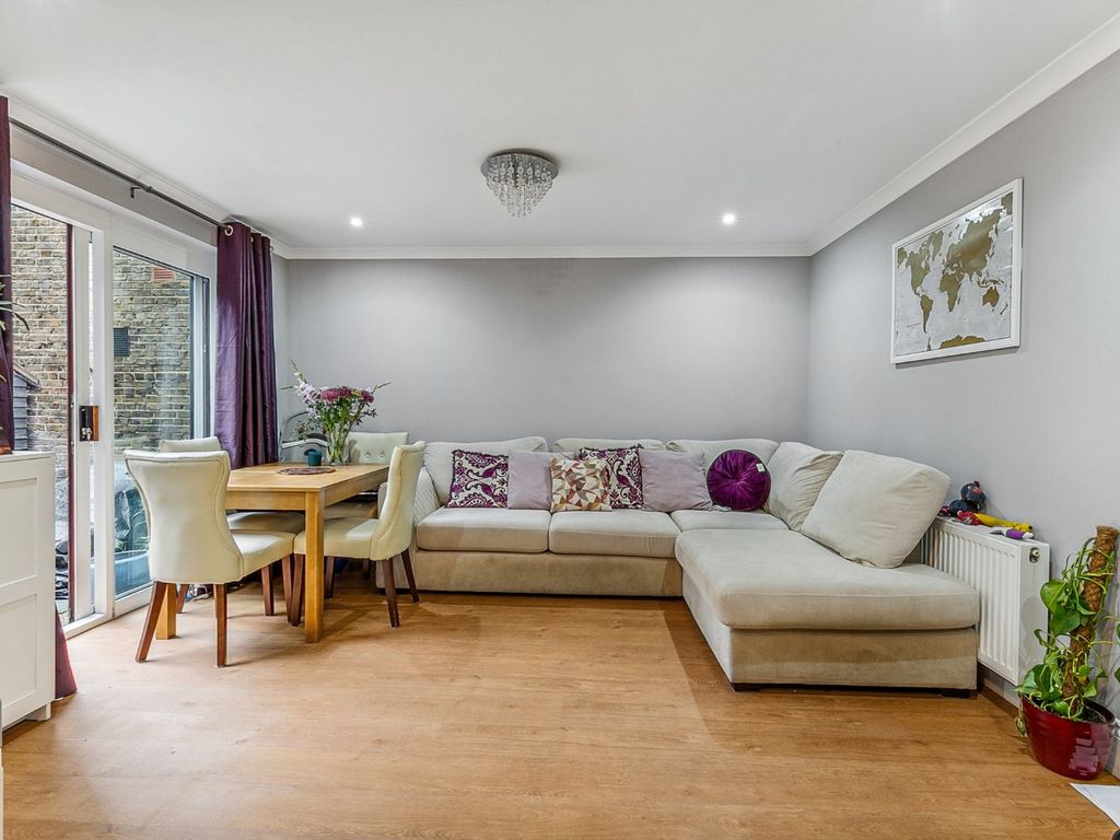 Slievemore Close London SW4  