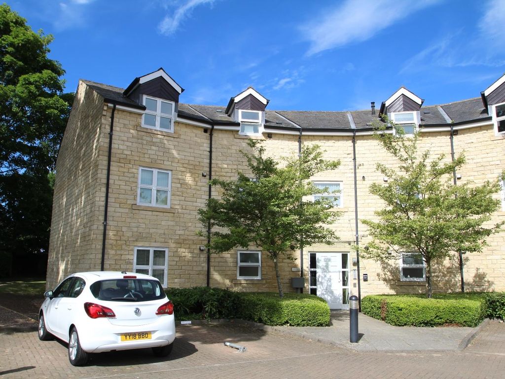 2 bed flat to rent in The Crescent, Shires Court, Boston Spa, Wetherby