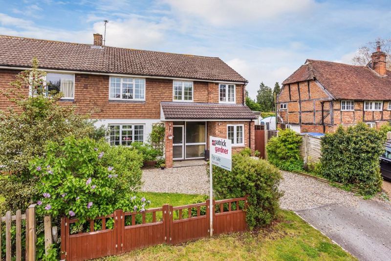 4 bed semidetached house for sale in Little Bookham Street, Bookham