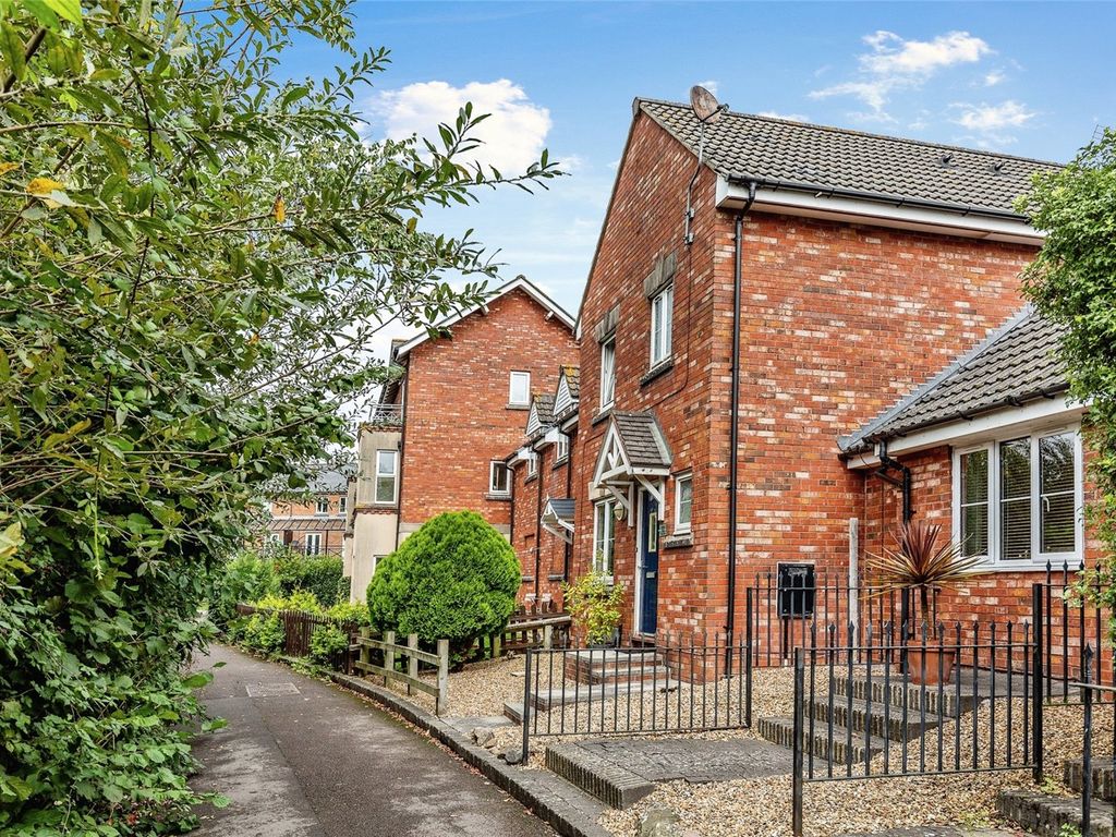 3 bed semidetached house for sale in Tansy Lane, Portishead, Bristol