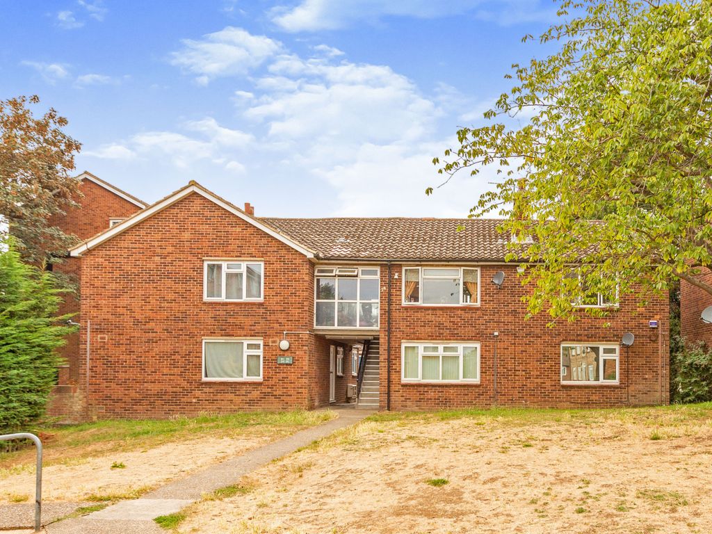 2 bed flat for sale in Link Road, London N11 Zoopla