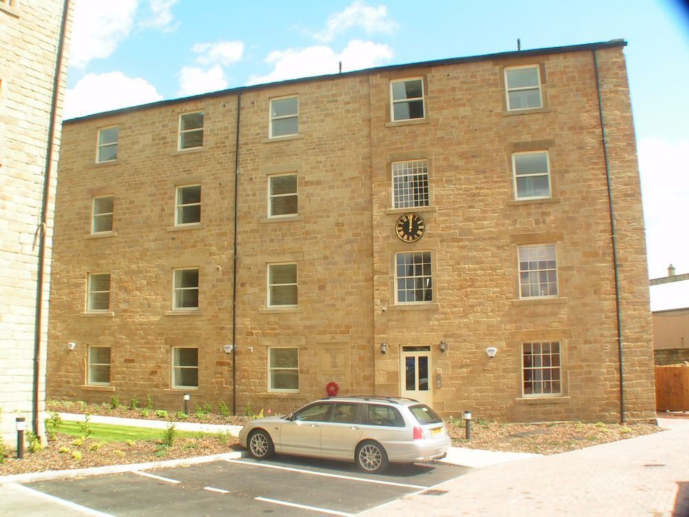 Studio to rent in Textile Street, Dewsbury, West Yorkshire WF13, £570