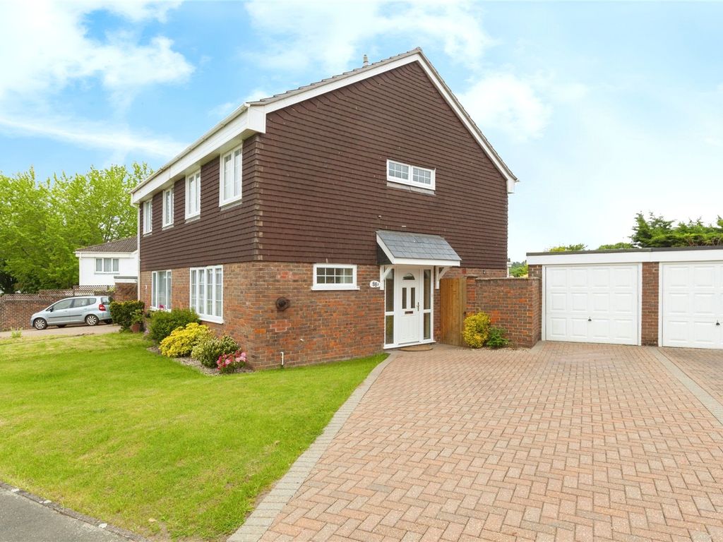 3 bed semidetached house for sale in Staplehurst, Bracknell, Berkshire