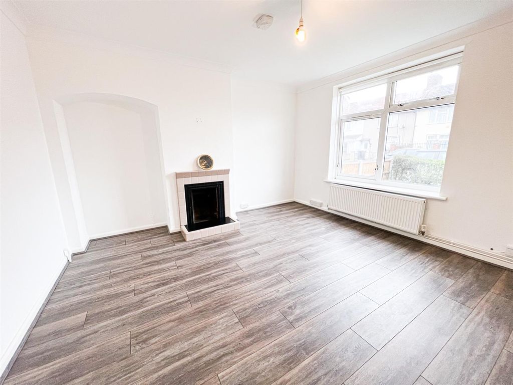 2 bed terraced house to rent in Verney Road, Dagenham RM9, £1,750 pcm