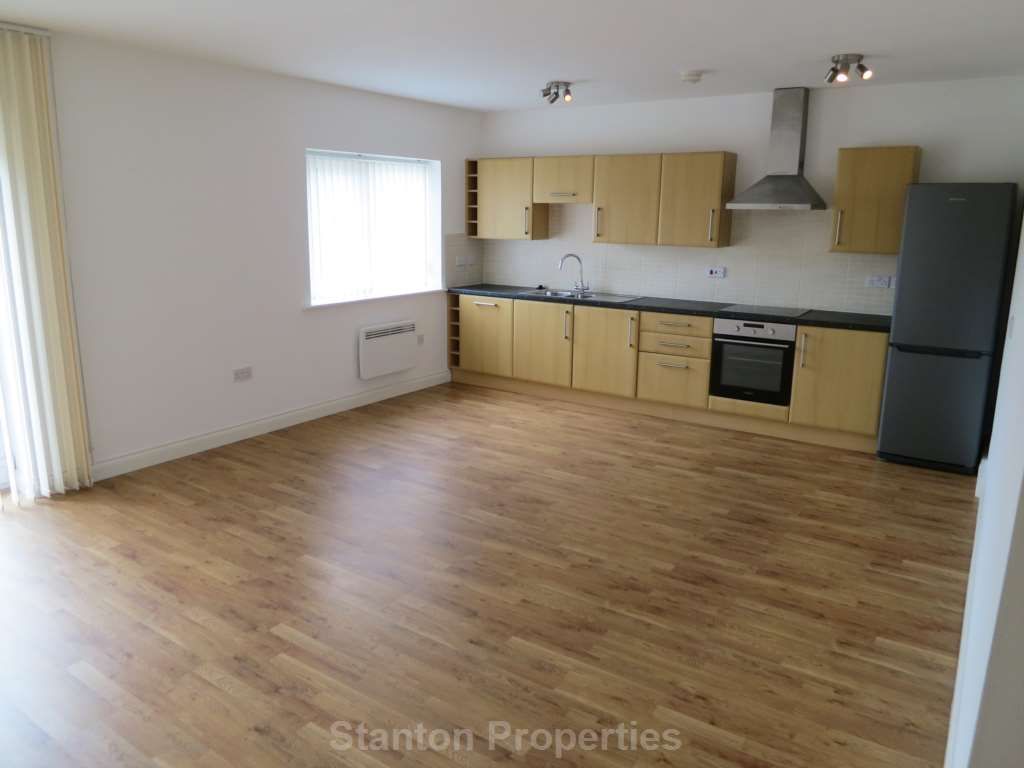 2 bed flat to rent in Dunsters Court, Brandlesholme BL8, £850 pcm Zoopla