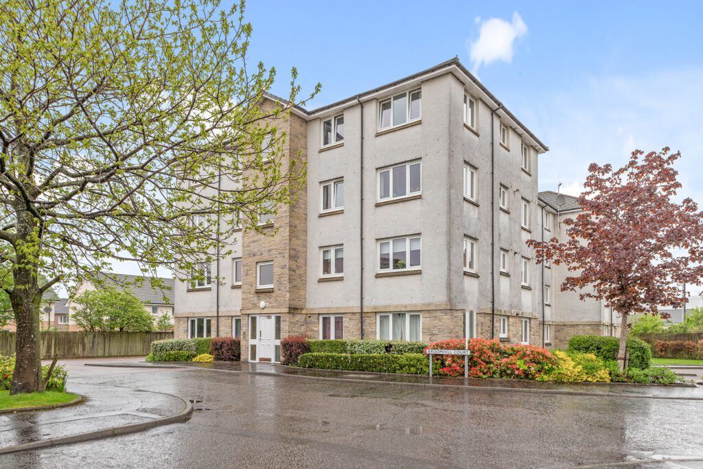 2 bed flat for sale in Broomhill Court, Stirling FK9 Zoopla
