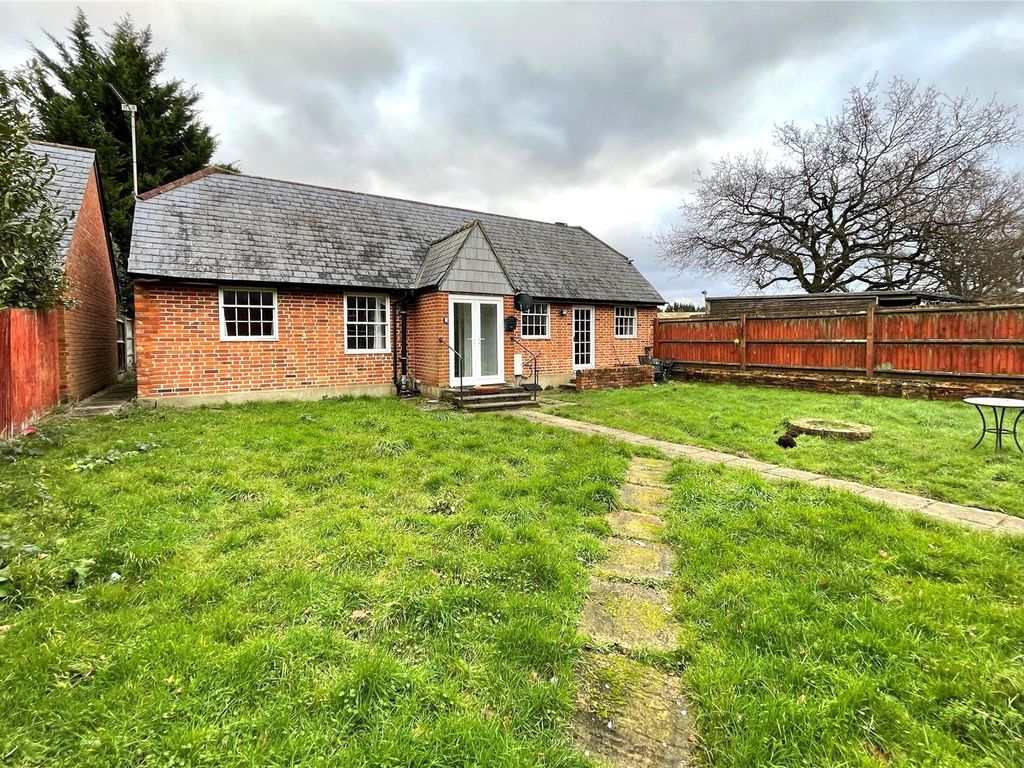 2 bed bungalow for sale in High Street, Sandhurst GU47, £425,000 Zoopla