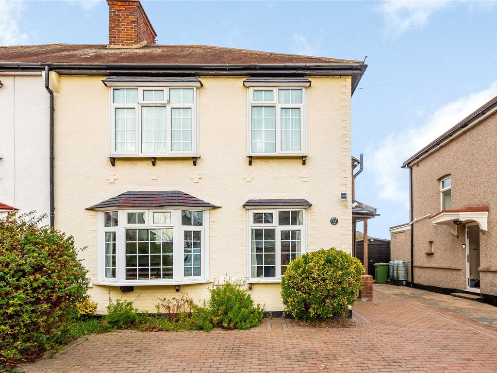 4 bed semidetached house for sale in Sunnyside Gardens, Upminster RM14
