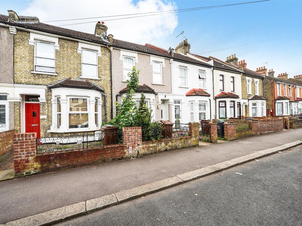 3 bed terraced house for sale in Cranborne Road, Barking IG11, £430,000