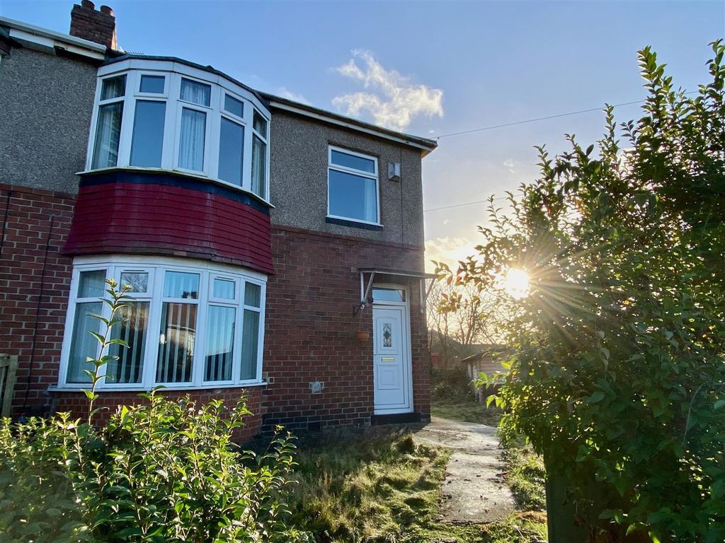 2 bed flat to rent in Marlborough Crescent, Wrekenton, Gateshead NE9