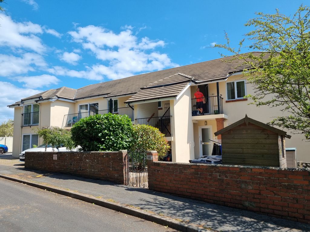 2 bed flat to rent in Rea Barn Road, Brixham TQ5, £850 pcm Zoopla