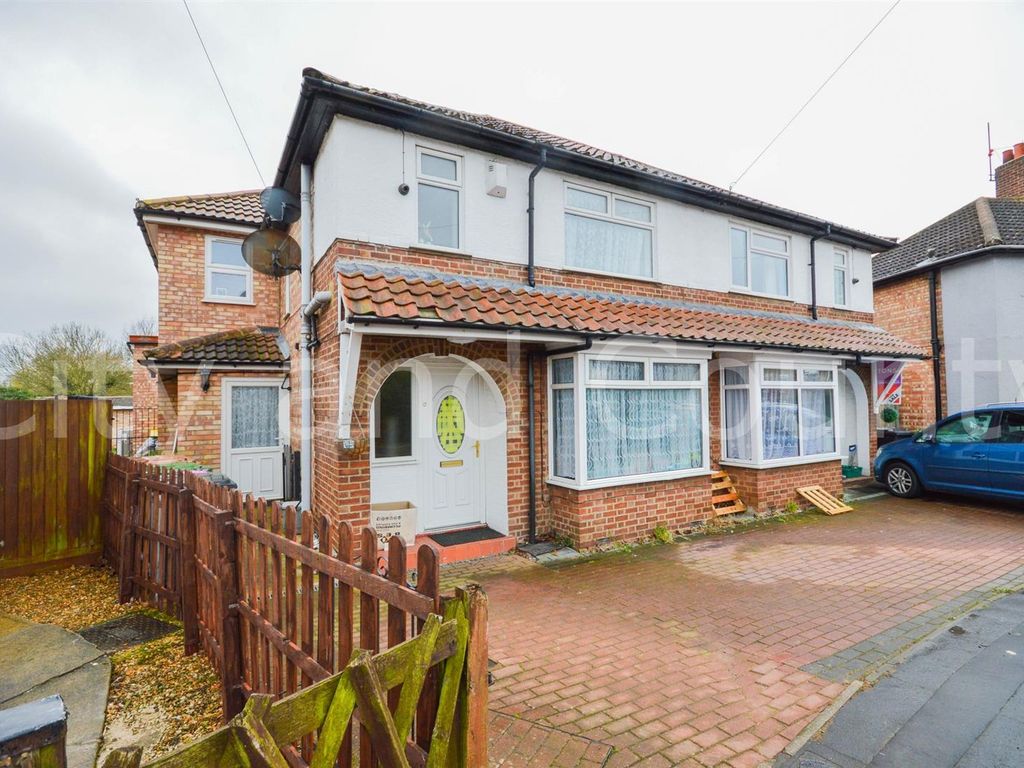 Eastfield Grove, Peterborough PE1  