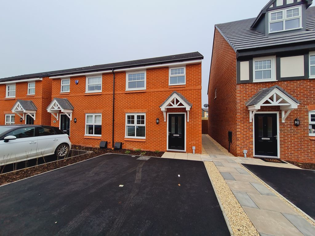 3 bed semidetached house to rent in Mercer Place, Moston, Sandbach