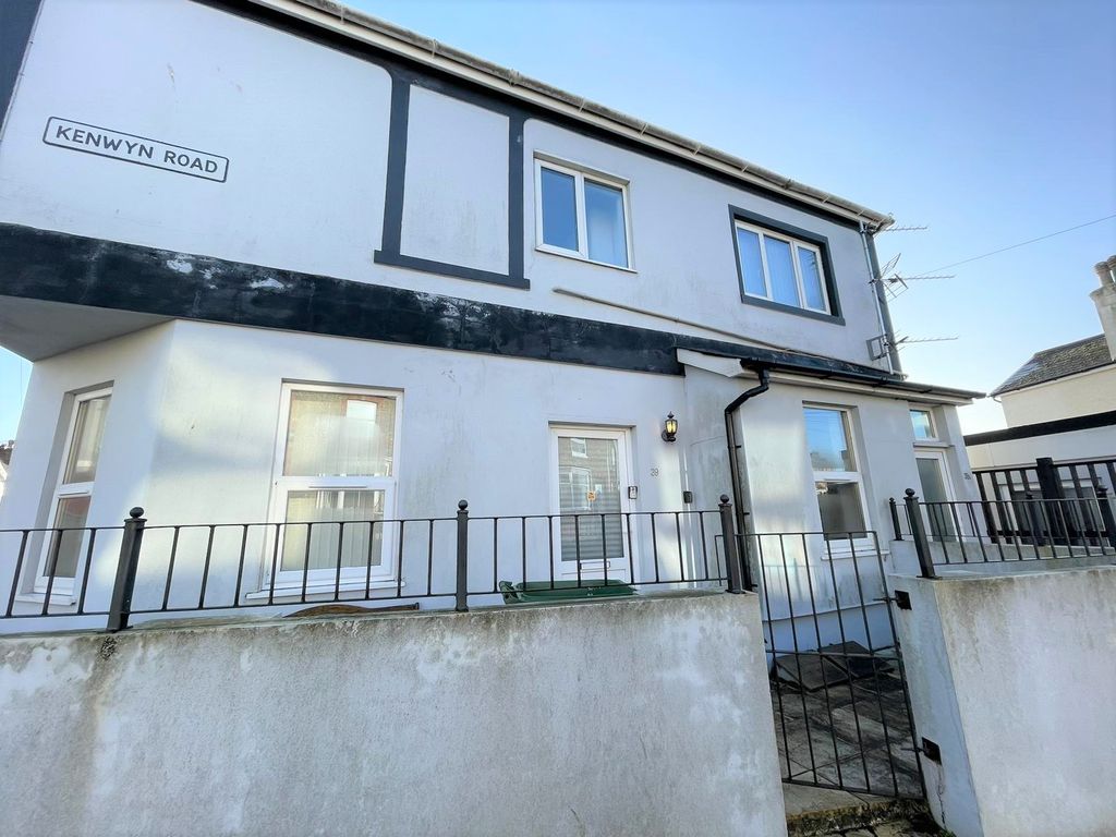 2 bed flat to rent in Carlton Road, Torquay TQ1 Zoopla