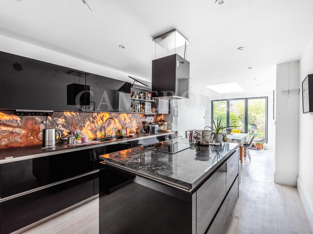 3 bed terraced house for sale in Mora Road, London NW2 Zoopla