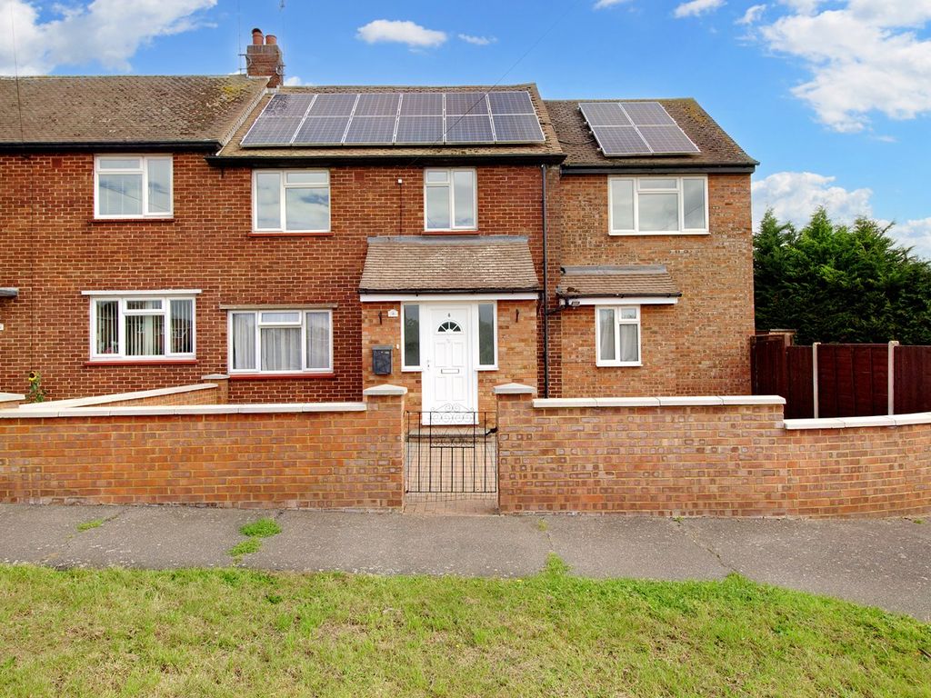 4 bed semidetached house for sale in Blunts Hall Road, Witham CM8, £