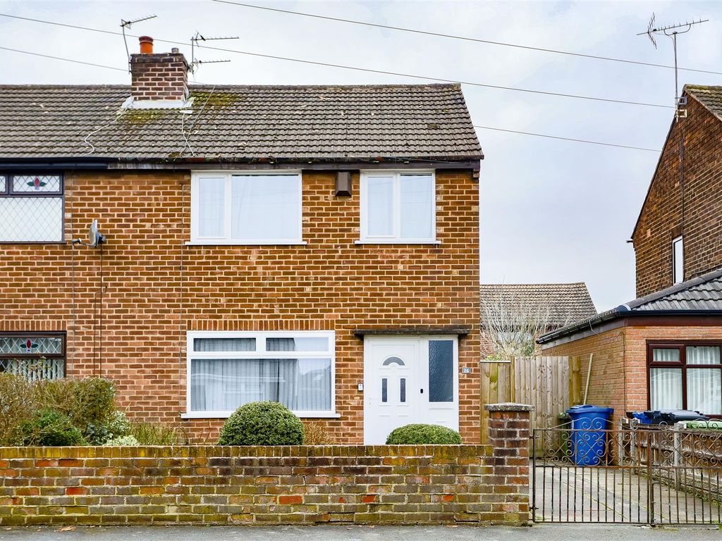 4 bed semidetached house for sale in Richmond Road, Hindley Green