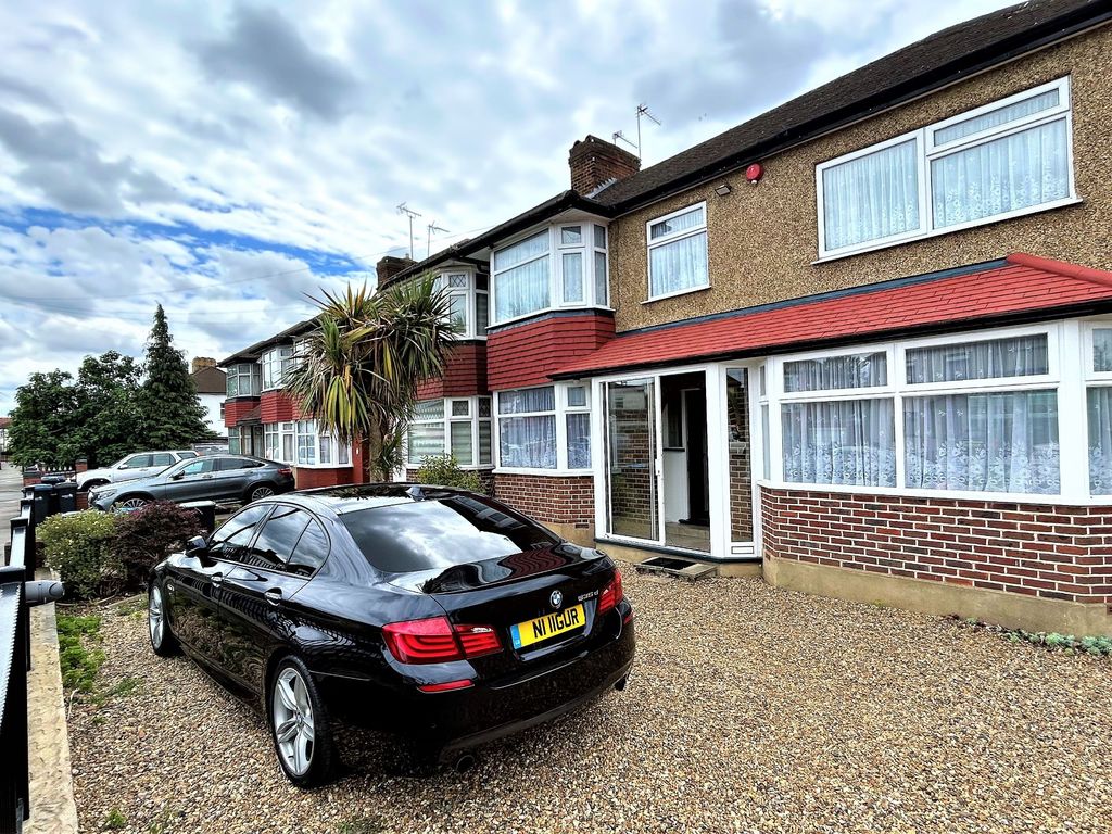 4 bed end terrace house to rent in Lansbury Road, Enfield EN3 Zoopla