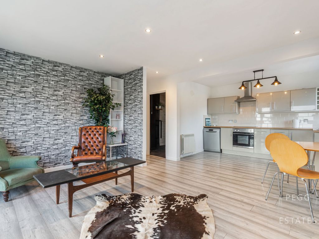 2 bed flat for sale in Apartment, Burley Court, Wheatridge Lane