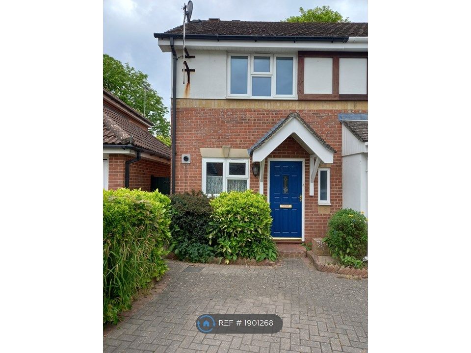 2 bed end terrace house to rent in Grenville Gardens, Chichester PO19